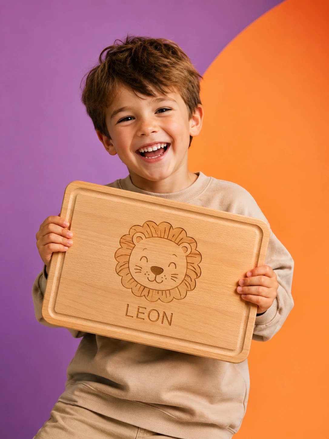 Holzbrettchen mit graviertem Kindernamen